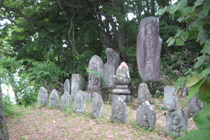 発地の石仏群