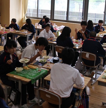 6月15日　中学校第2回G7給食【フランス編】の画像1
