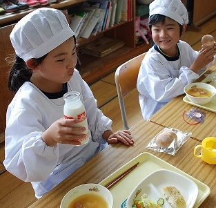 6月15日　小学校第4回G7給食【フランス編】の画像2