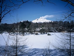 冬の塩沢湖の画像