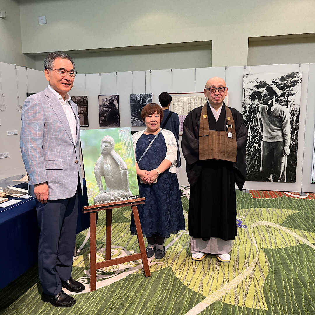 ​「樹下」で読まれる通称‘歯痛地蔵’のある泉洞寺 桜井住職と奥様の画像