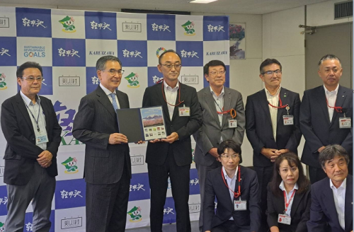 町制施行１００周年記念切手贈呈式