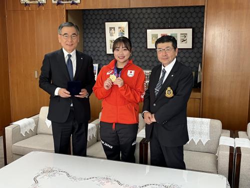 表敬訪問　荻原詠理さんの画像２