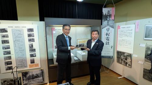 草軽軽便鉄道模型贈呈式の画像１