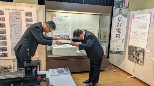 草軽軽便鉄道模型贈呈式の画像２