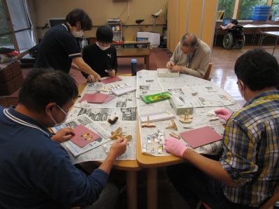 木もれ陽の里内 軽井沢町地域活動支援センターでの制作風景の画像1