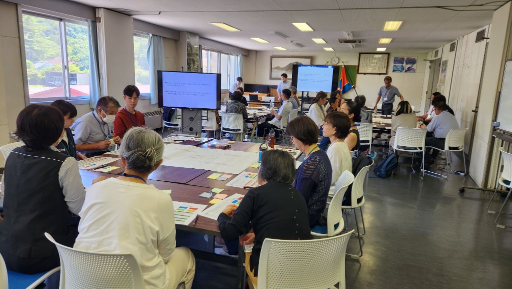 軽井沢町の公共交通のためのワークショップの様子2