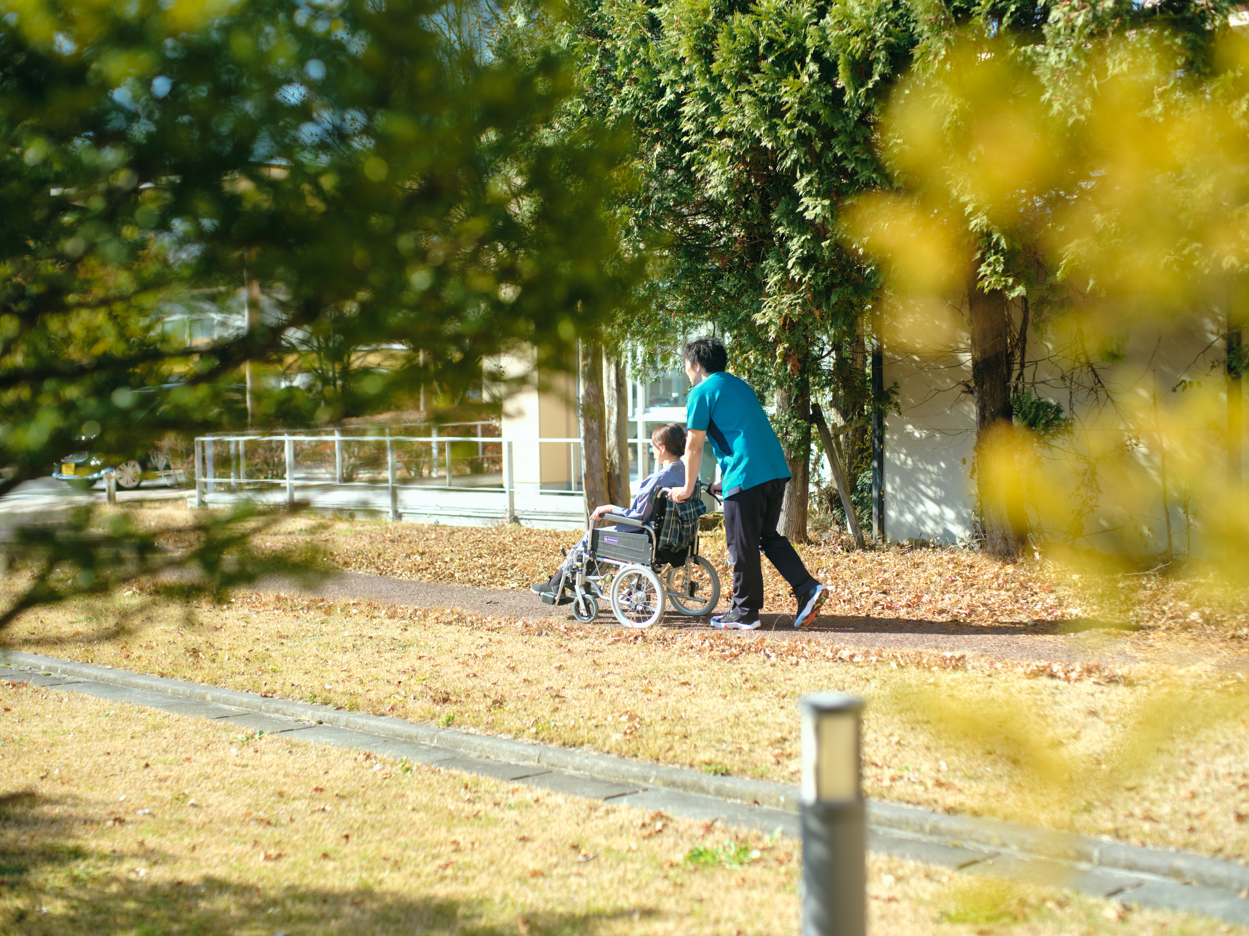 院内を散歩する様子