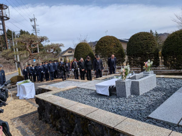 殉職警察官慰霊式　黙祷