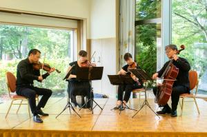 四重奏による生演奏　軽井沢ファミリーオーケストラによる弦楽器と管楽器の四重奏