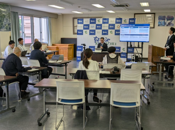 定例記者会見2