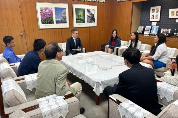 グアム学生表敬訪問
