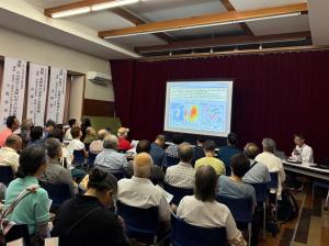 講師山崎先生の講演会の様子