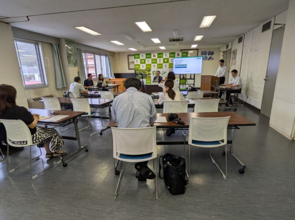 定例記者会見2
