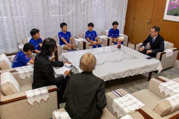 小学生タグラグビー表敬訪問